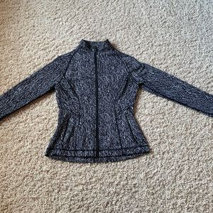 Lululemon Lightly Jacket
Luon Suited Jacquard Black White